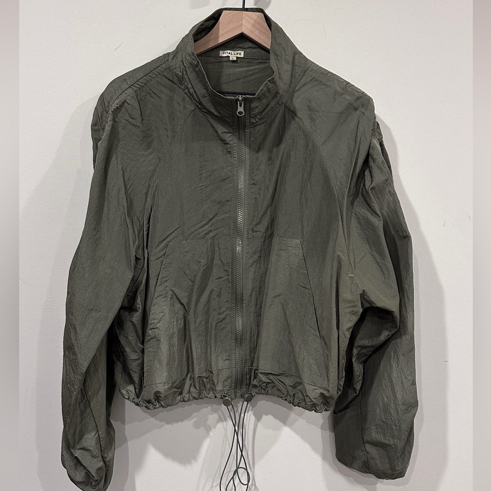 Green Nylon Windbreaker Jacket With Ruched Sleeves Vital Life Size Large - Picture 3 of 9